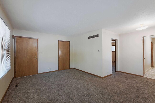 Building Photo - 375 S 44th St