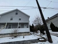 Building Photo - Available NOW-Two Bedroom, One Bath DUPLEX!