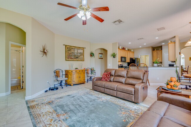 Building Photo - 2500 Azzurra Ln