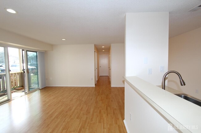 Building Photo - 1905 Aspen Dr