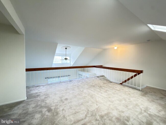 Building Photo - 23 Valley Crossing Cir