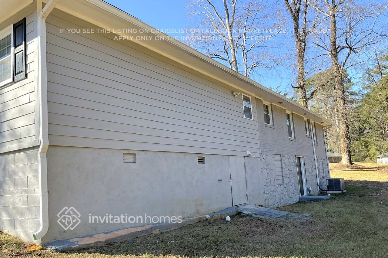 Building Photo - 2280 Pemberton Rd SW