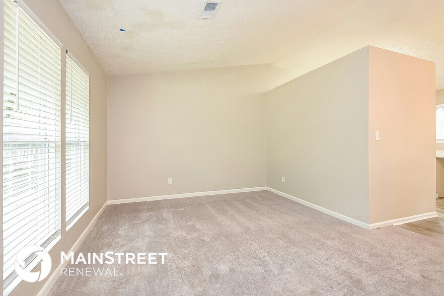 Building Photo - 3935 Wood Path Dr