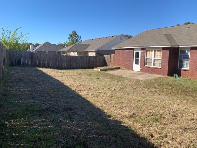 Building Photo - Gorgeous 3 Bed / 2 Bath Home in Fort Smith...