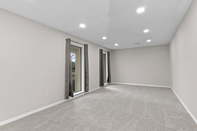 Building Photo - 10211 Sagemill Dr