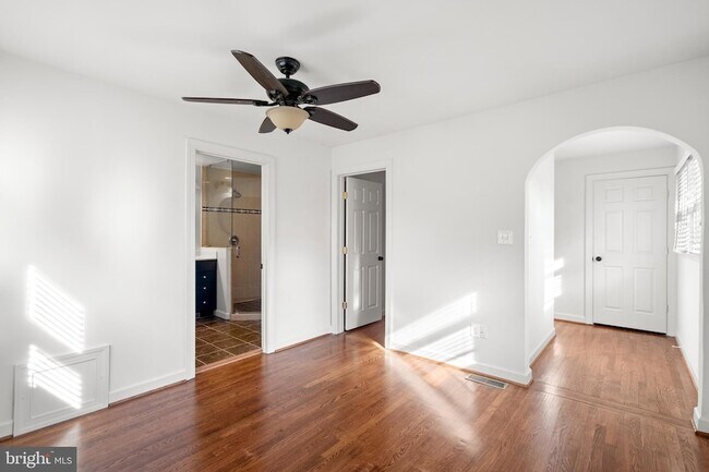 Building Photo - 1726 Baldwin Dr