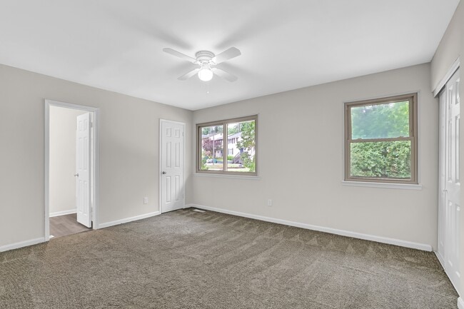 Building Photo - 2551 Park Rd