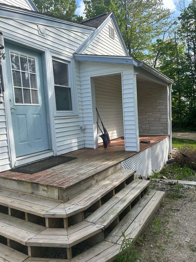 Building Photo - 293 Bear Hill Rd