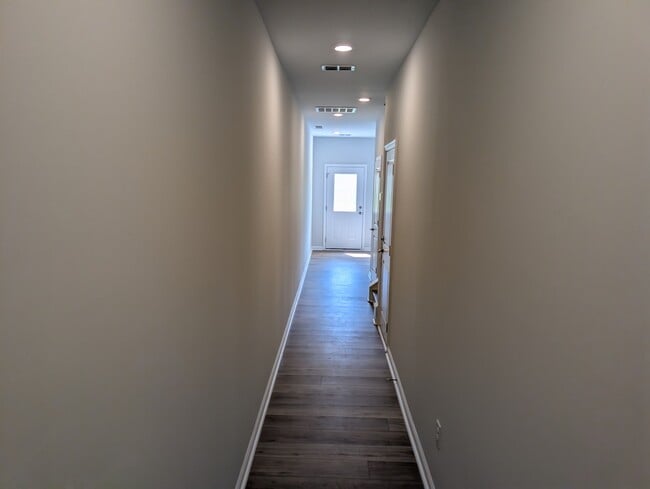 Building Photo - 1518 Tamarisk Ln