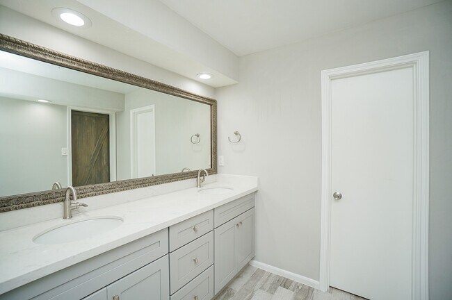 Building Photo - 22418 Goldstone Dr