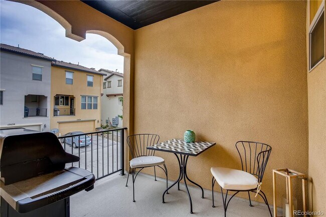 Building Photo - Gorgeous Townhouse in Breathtaking Solterr...