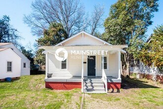 Building Photo - 3 Bedroom Pet-Friendly Home in Charlotte, NC with Main Street Renewal