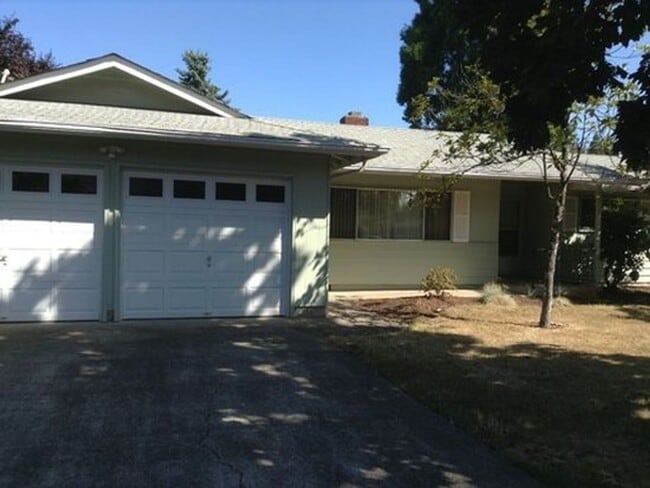 Primary Photo - Winter Special-$500-1st Months Rent-Beautiful Three Bedroom Home