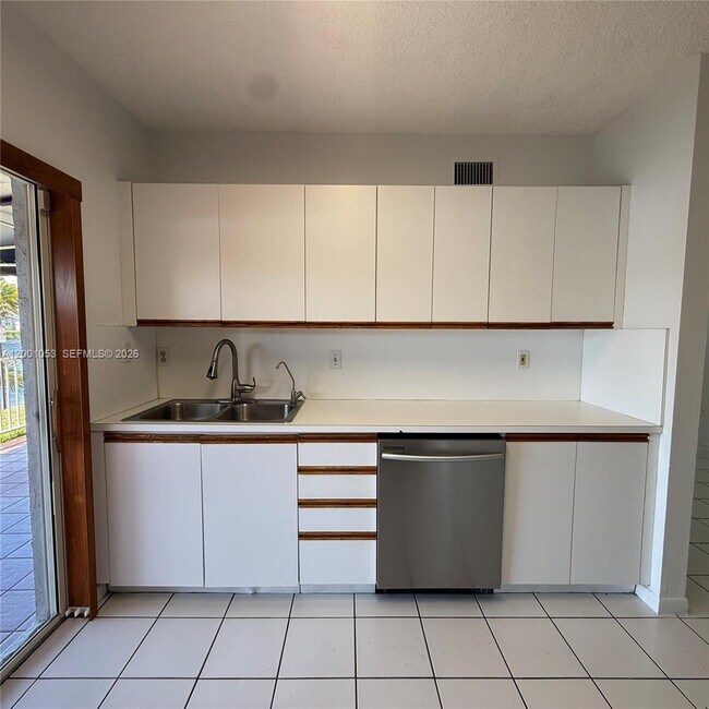 Building Photo - 6980 NW 173rd Dr