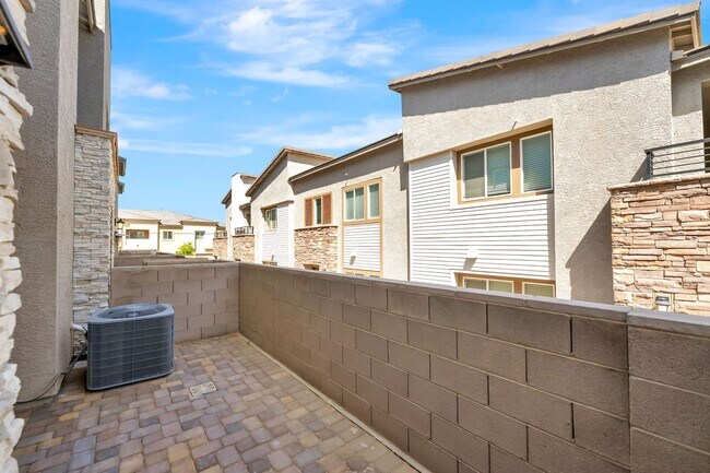 Building Photo - Modern Cadence Townhome with Sleek Finishes & Open-Concept Living!