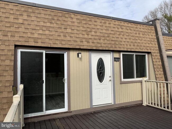 Building Photo - 7932 Silverada Pl