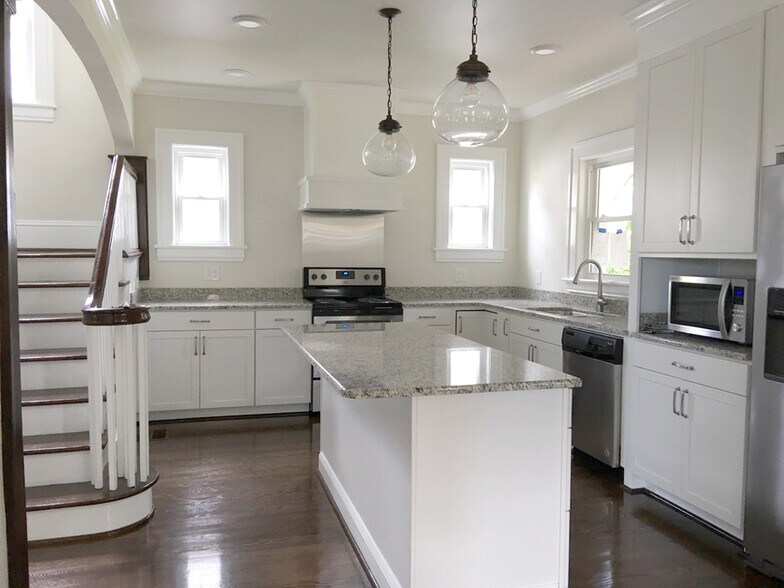 Kitchen - 442 Walnut Ave SE