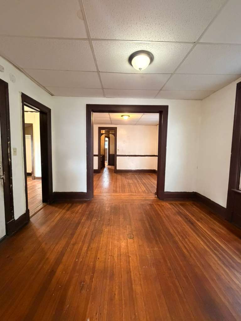 Building Photo - 385 Orange St