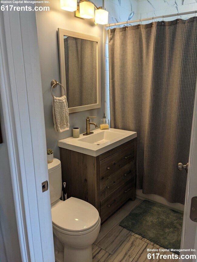 Building Photo - 113 3rd St