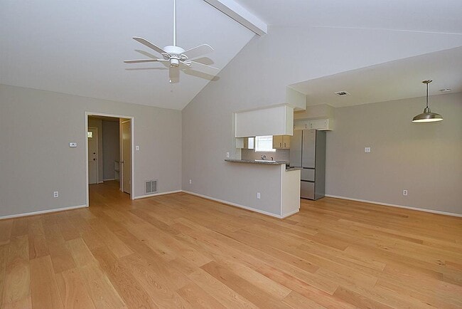 Building Photo - 5902 De Lange Ln