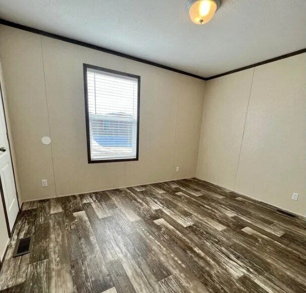 Building Photo - 6599 N Hampshire Dr