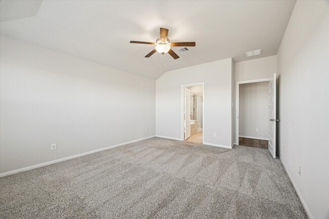 Building Photo - 10008 Deussen Ln