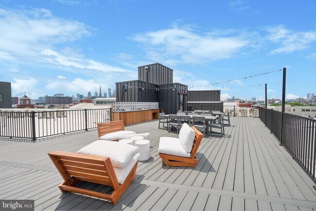 Building Photo - 828 N 2nd St