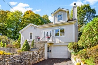 Building Photo - 528 N Wagner Ave