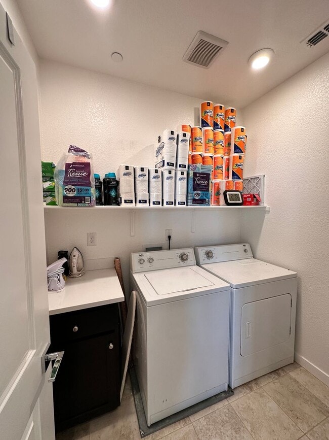 Building Photo - North Natomas Home