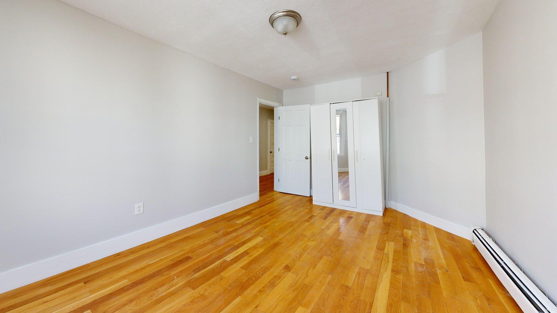 Building Photo - 205 Chelsea St