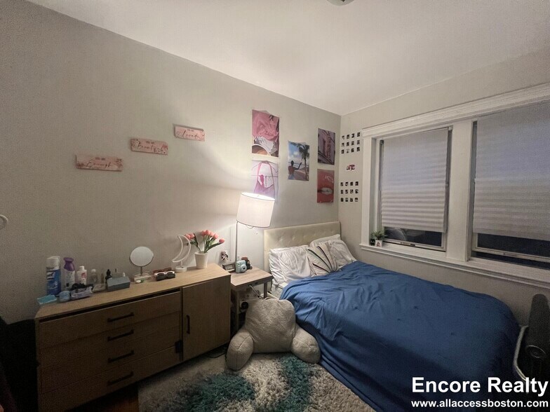 Building Photo - 38 Hemenway St