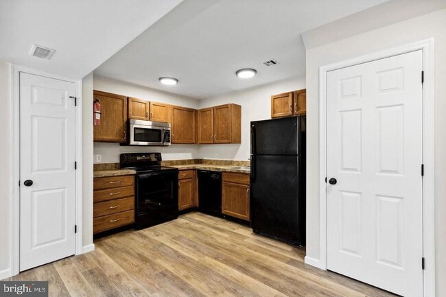 Building Photo - 56 S Charlotte St