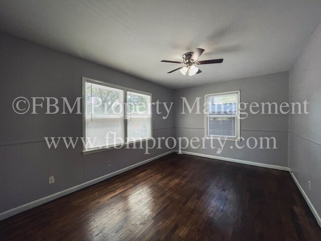 Building Photo - 409 Grace St