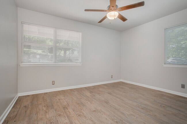 Building Photo - 2300 Trailside Dr