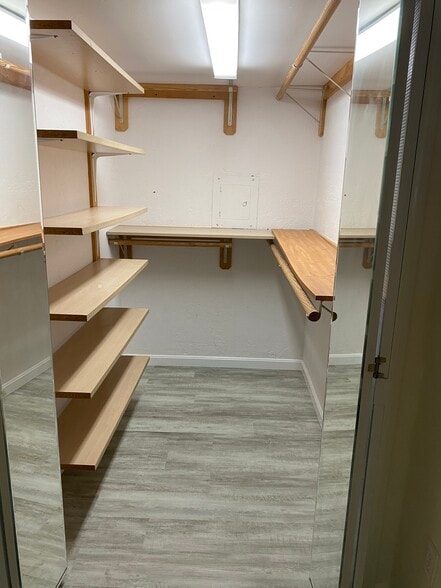 Walk in closet - 146 Swanson Rd