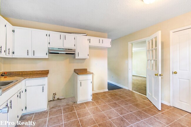 Building Photo - Don’t Miss Out! Look, Lease, and Live Specials EXTENDED to January 31st!