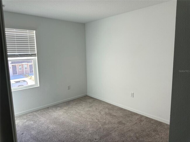 Building Photo - 2946 Canary Ave