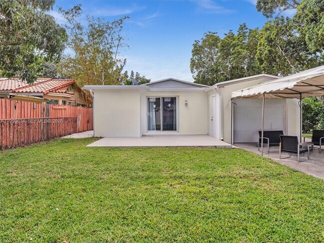 Building Photo - 1459 Rodman St