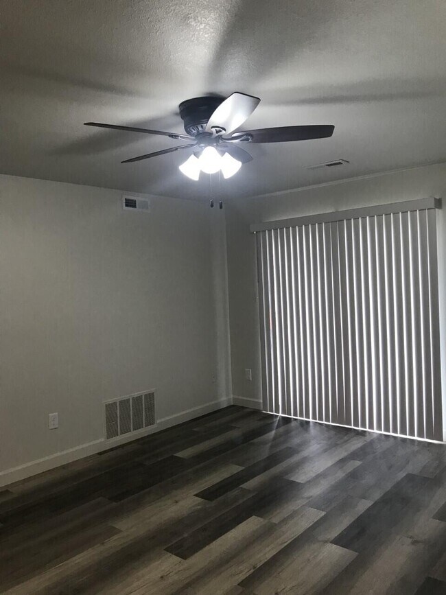 Building Photo - 7 Diego Ct