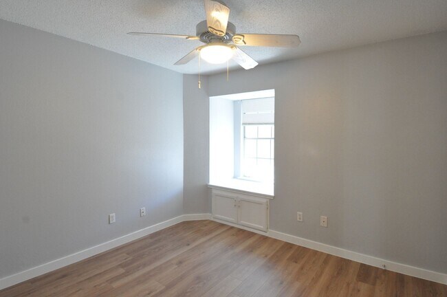 Building Photo - Completely Renovated in Round Rock ISD