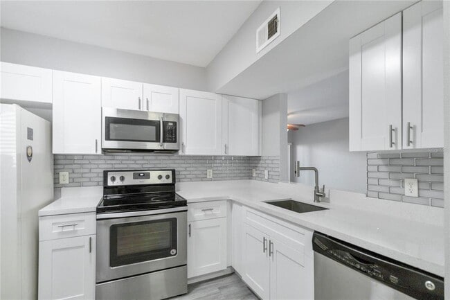 Building Photo - 521 Villa Del Sol Cir