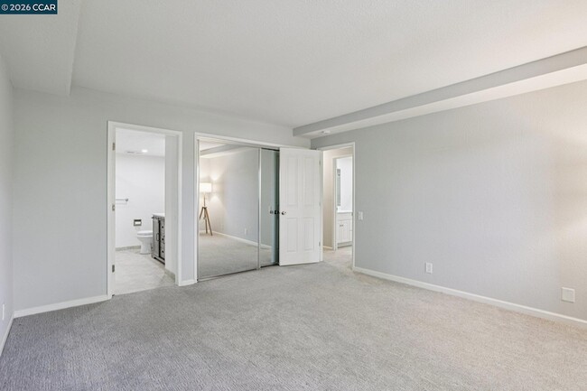 Building Photo - 1541 Moraga Way