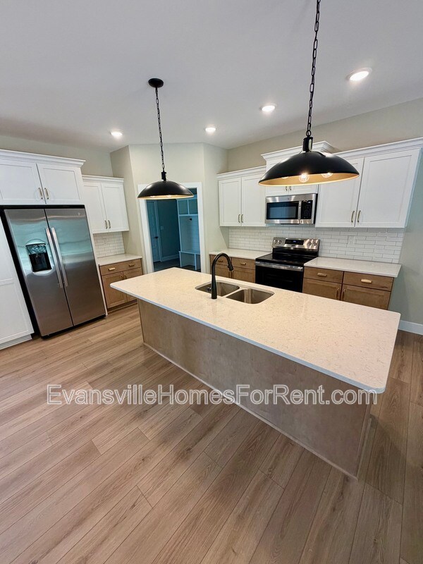 Building Photo - 4432 Violet Dr