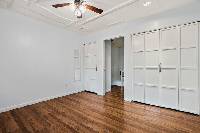 Building Photo - 2 Bedroom 1 Bath Condominium Located in Johnson City, TN