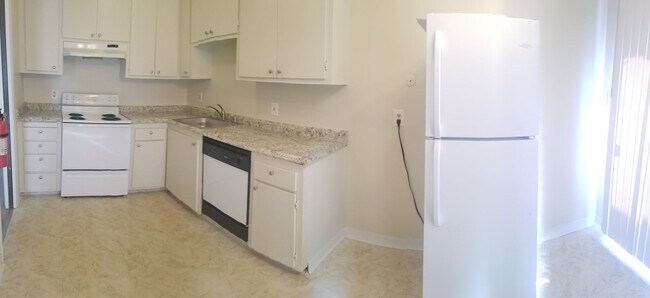 Building Photo - Utilities Included! Hayward 2-Bedroom with...