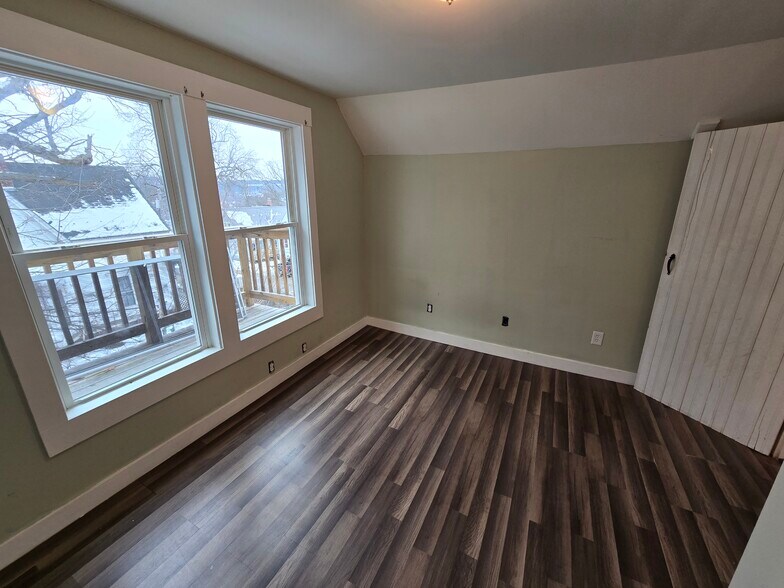 Building Photo - 6 Dixon St