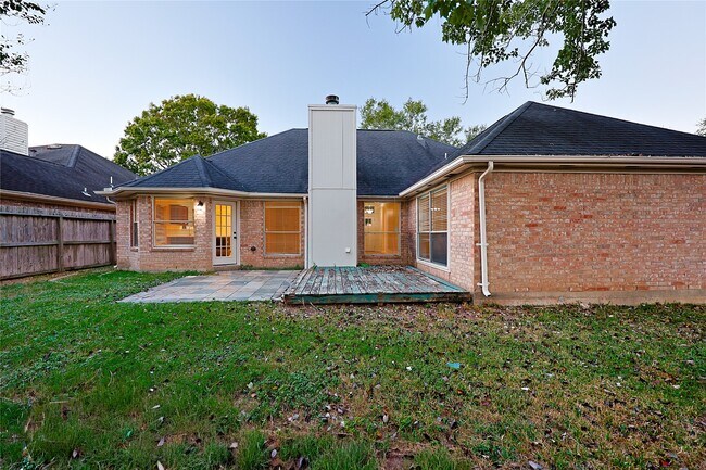 Building Photo - 2109 Eastlands St