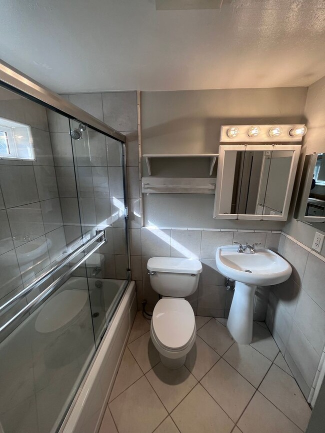 Building Photo - CUTE ONE BEDROOM ONE BATH HOME IN GRANITE BAY!!