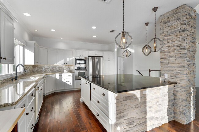 Building Photo - 106 Confidence Cove