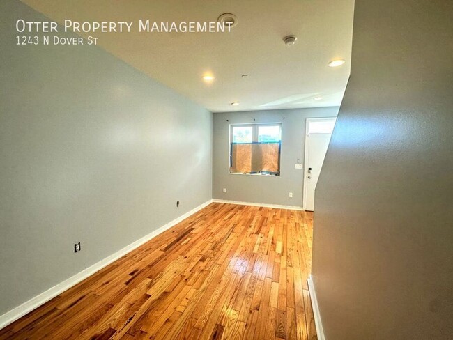 Building Photo - Modern 3BR/2.5BA Home with Balcony Terrace...